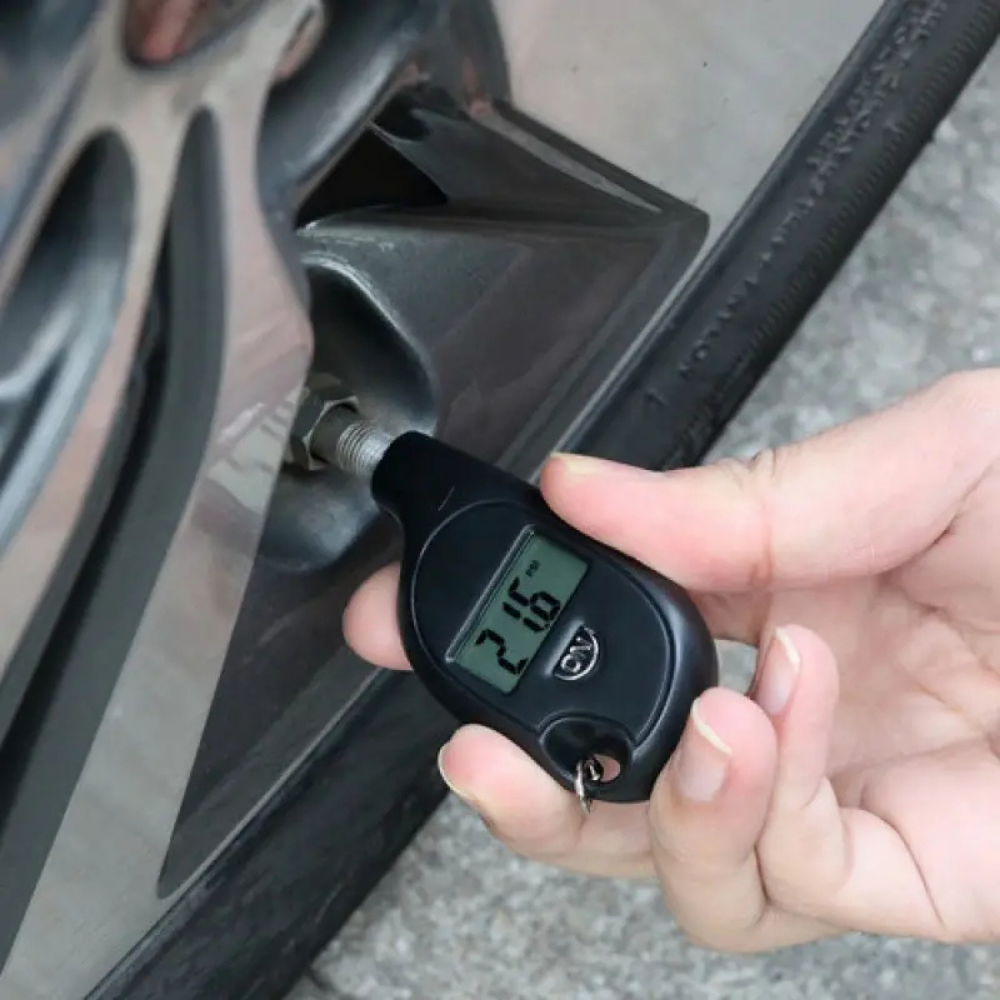 AirCheck PRO – Manomètre digital haute précision pour pneus auto et moto